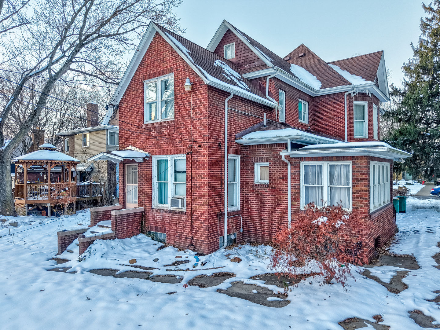 205 W Wilson Street