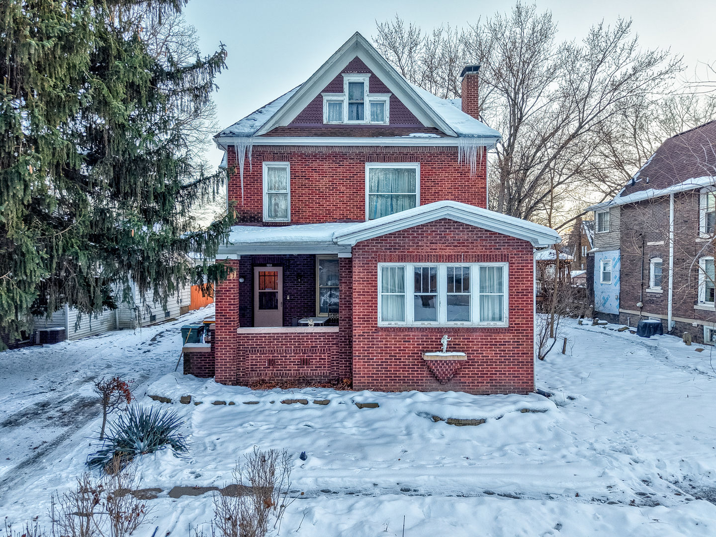 205 W Wilson Street