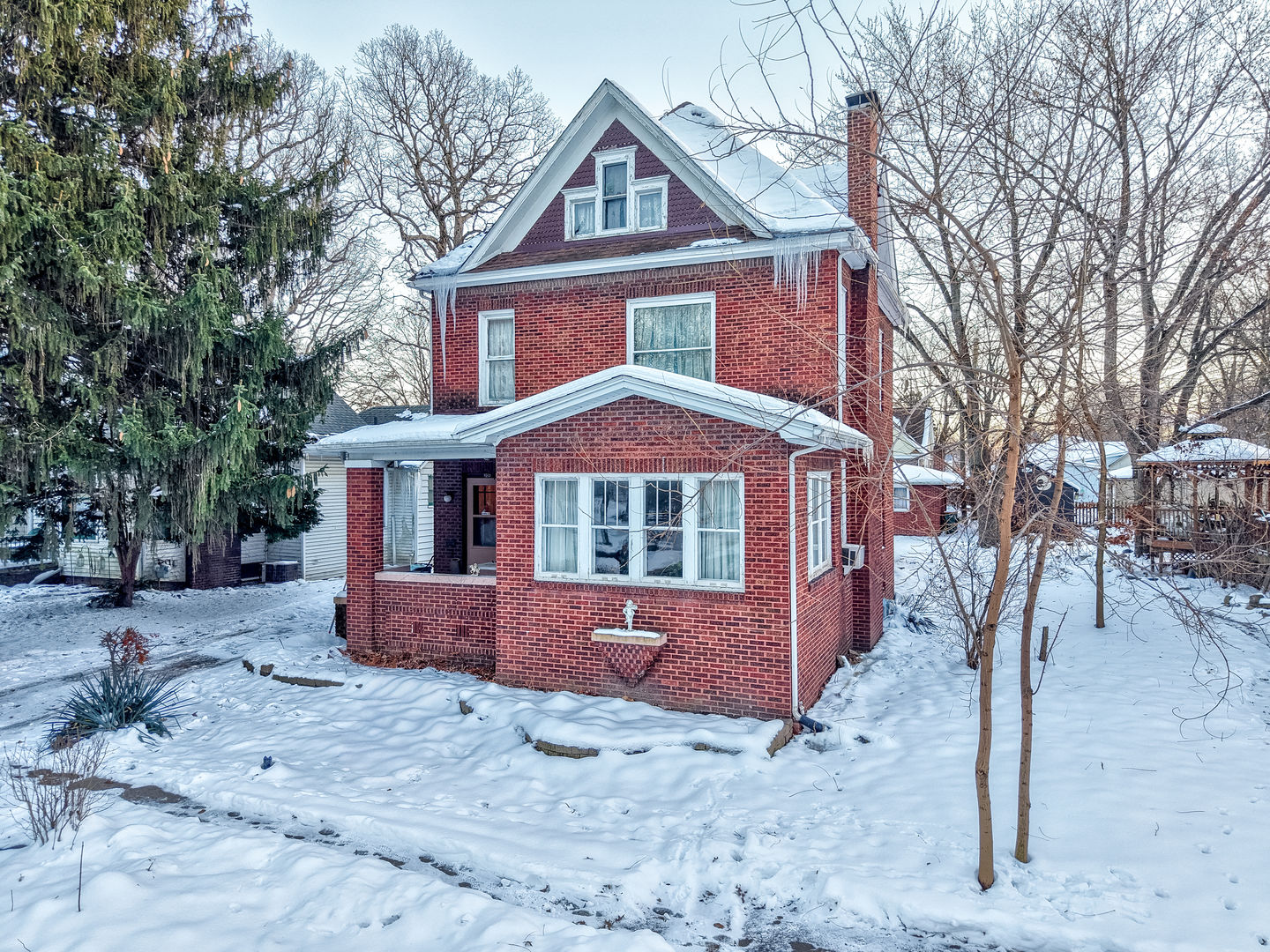 205 W Wilson Street