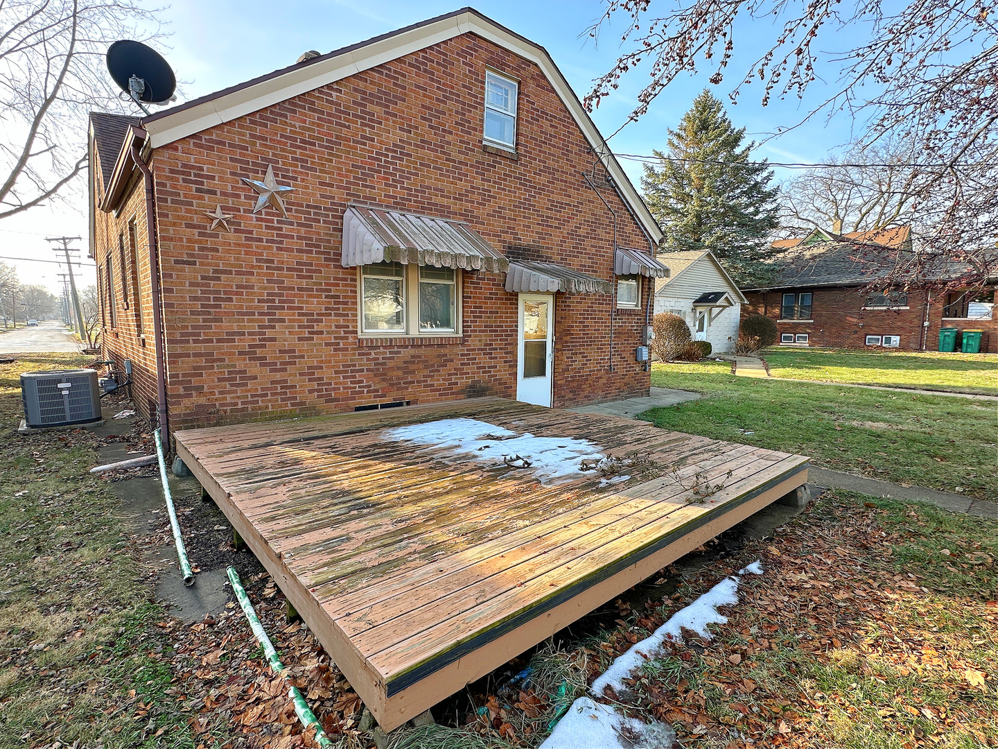 1126 E Main Street