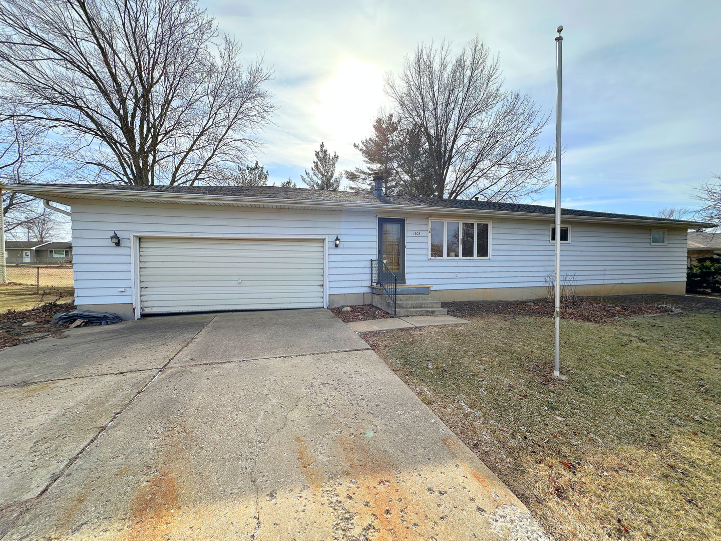 1605 Sharon Road