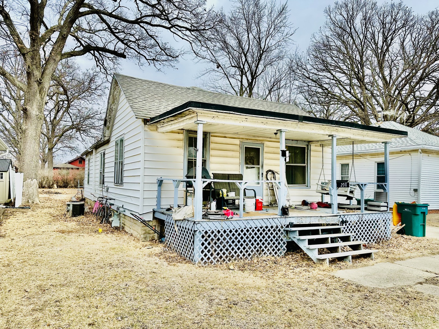 208 W 12th Street
