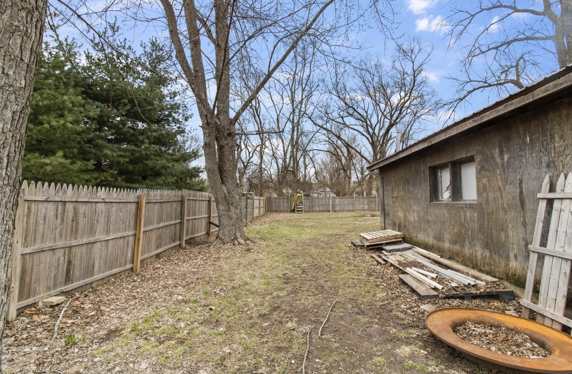 138 W 1st Street