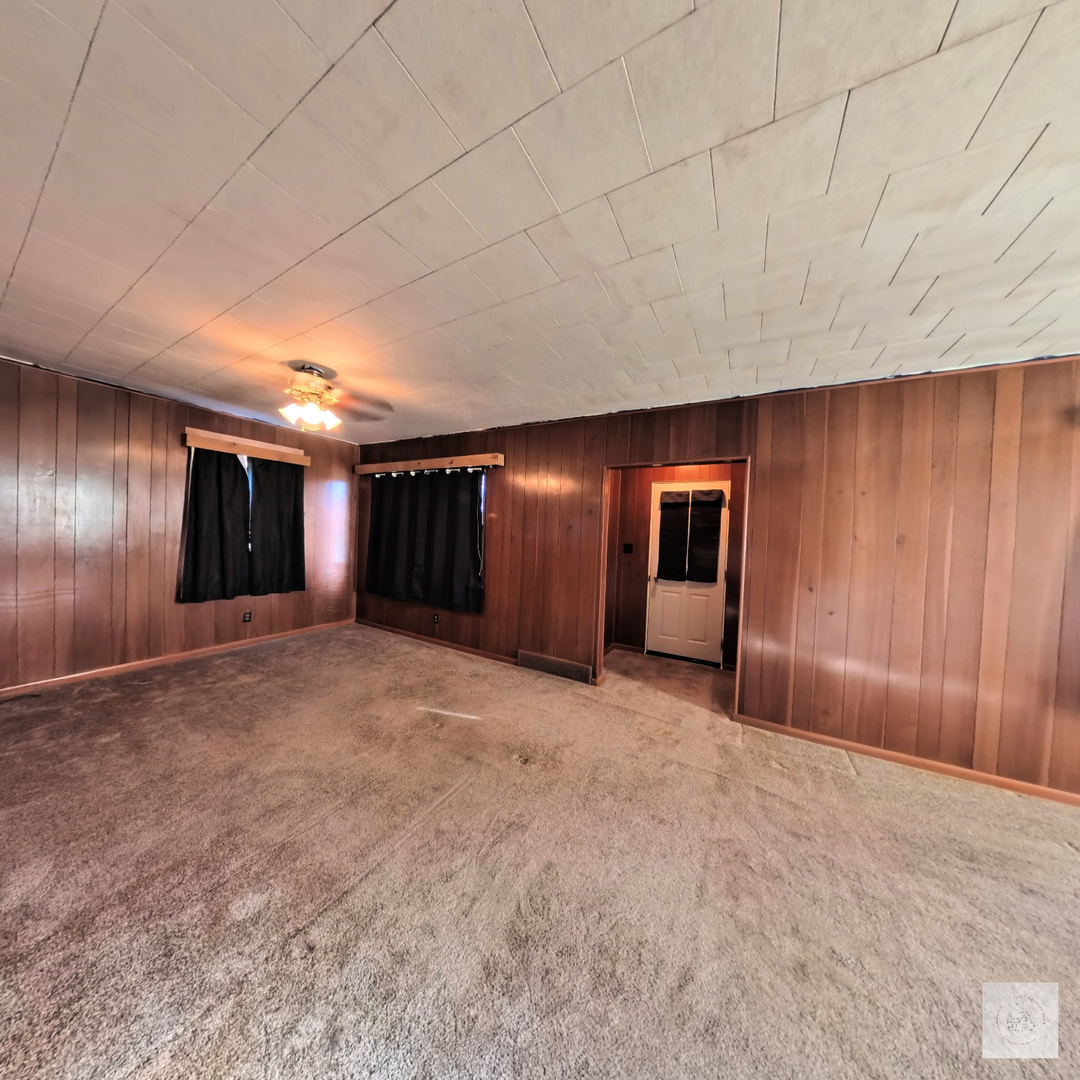 206 E 4th Street