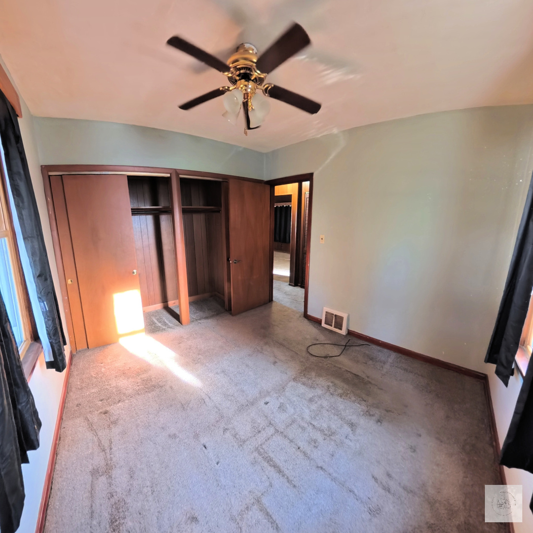 206 E 4th Street