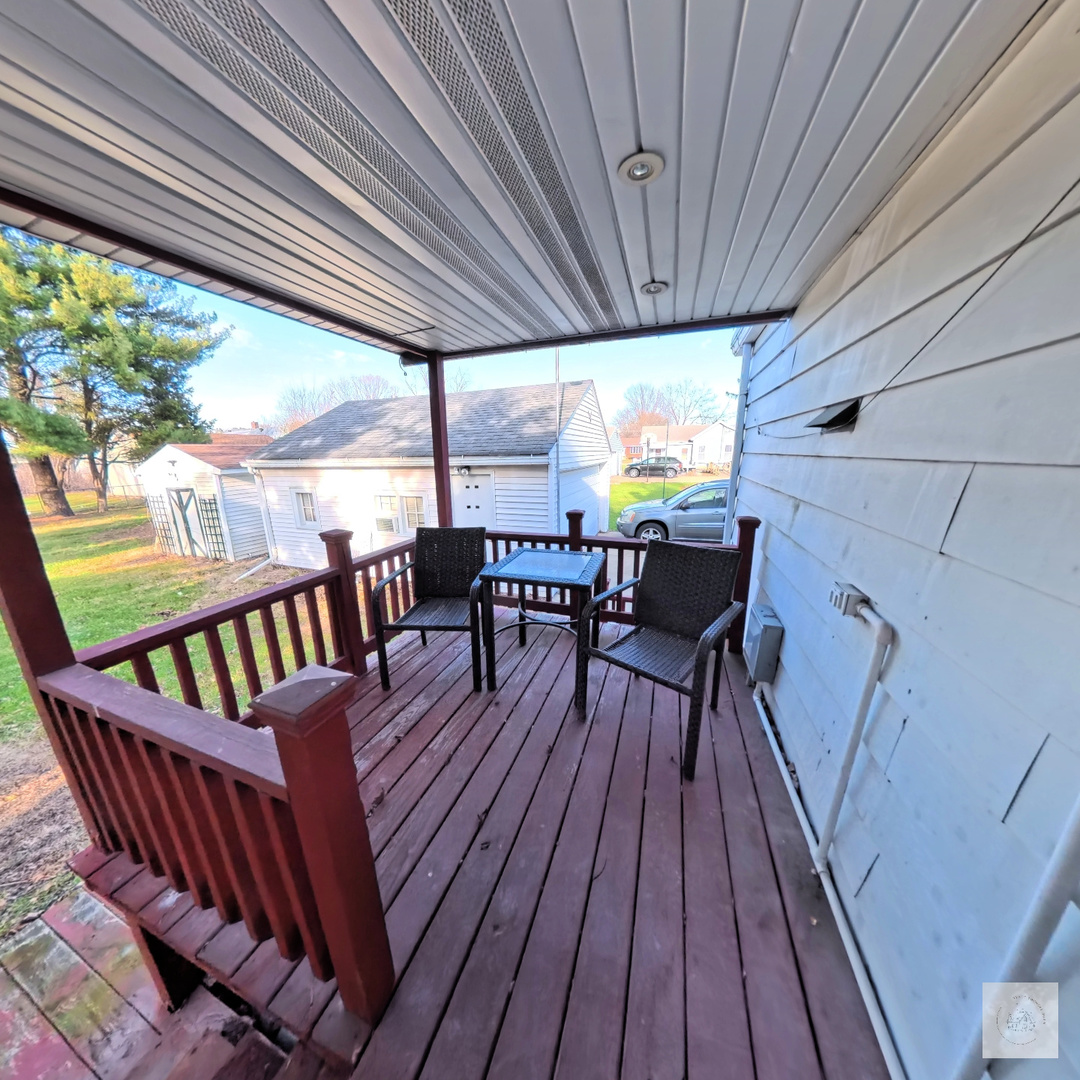 206 E 4th Street
