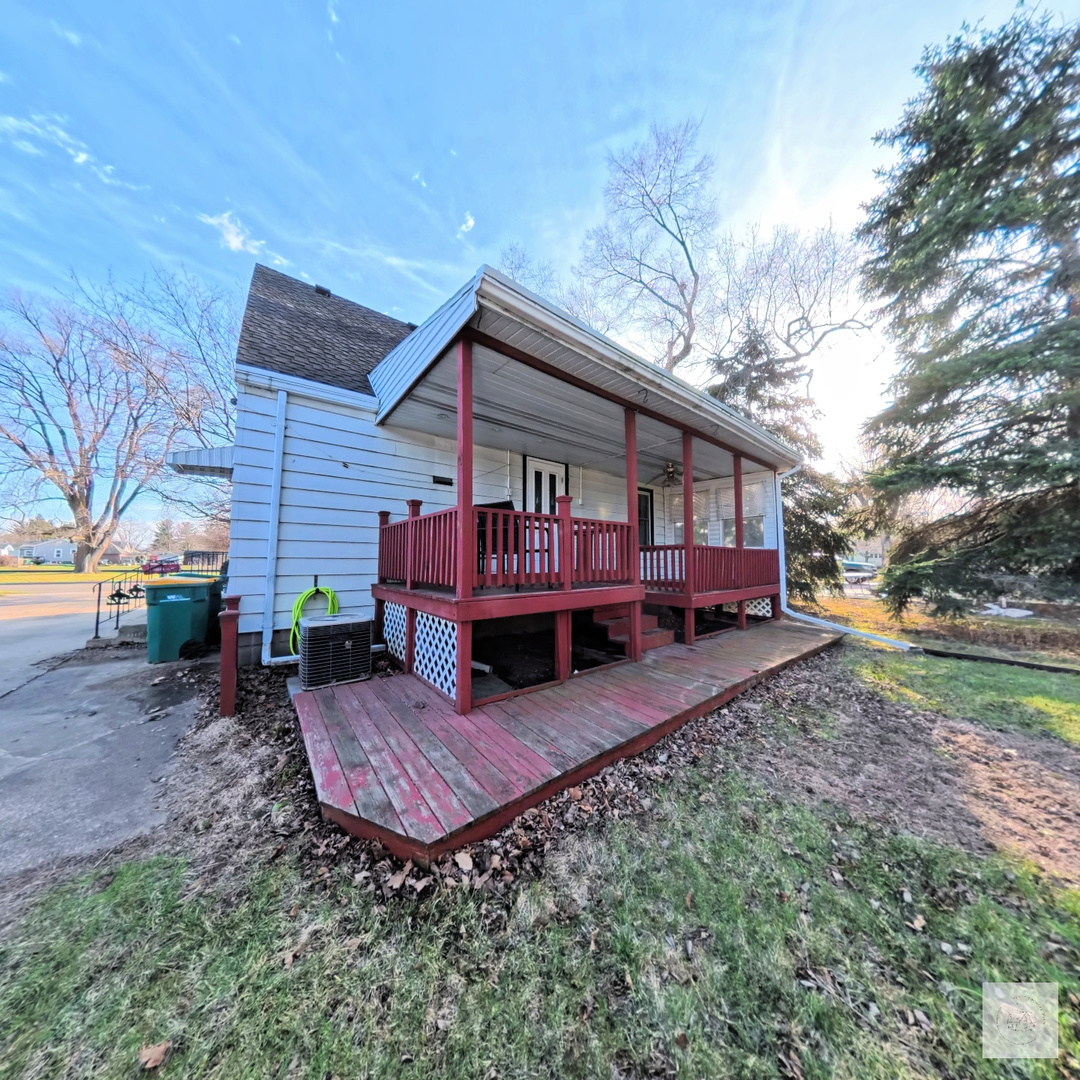 206 E 4th Street