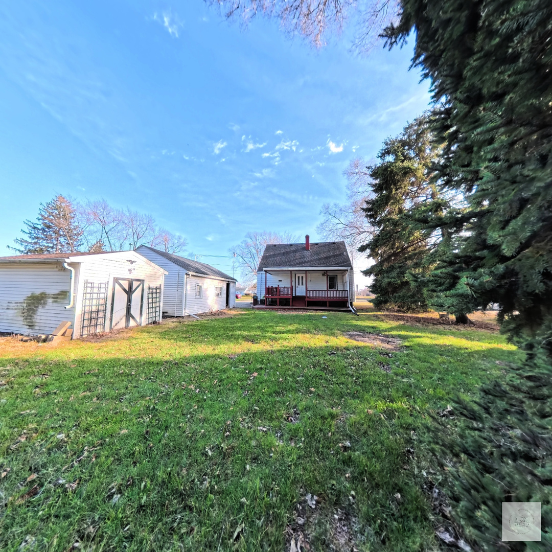 206 E 4th Street