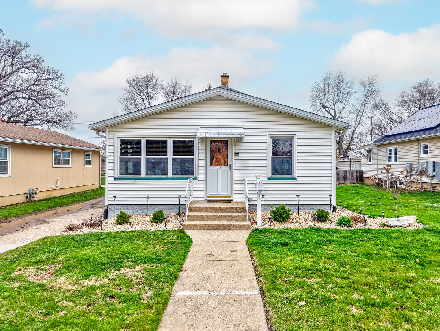216 W 10th Street