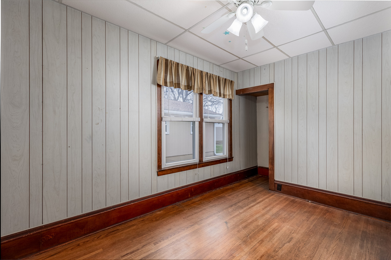 216 W 10th Street
