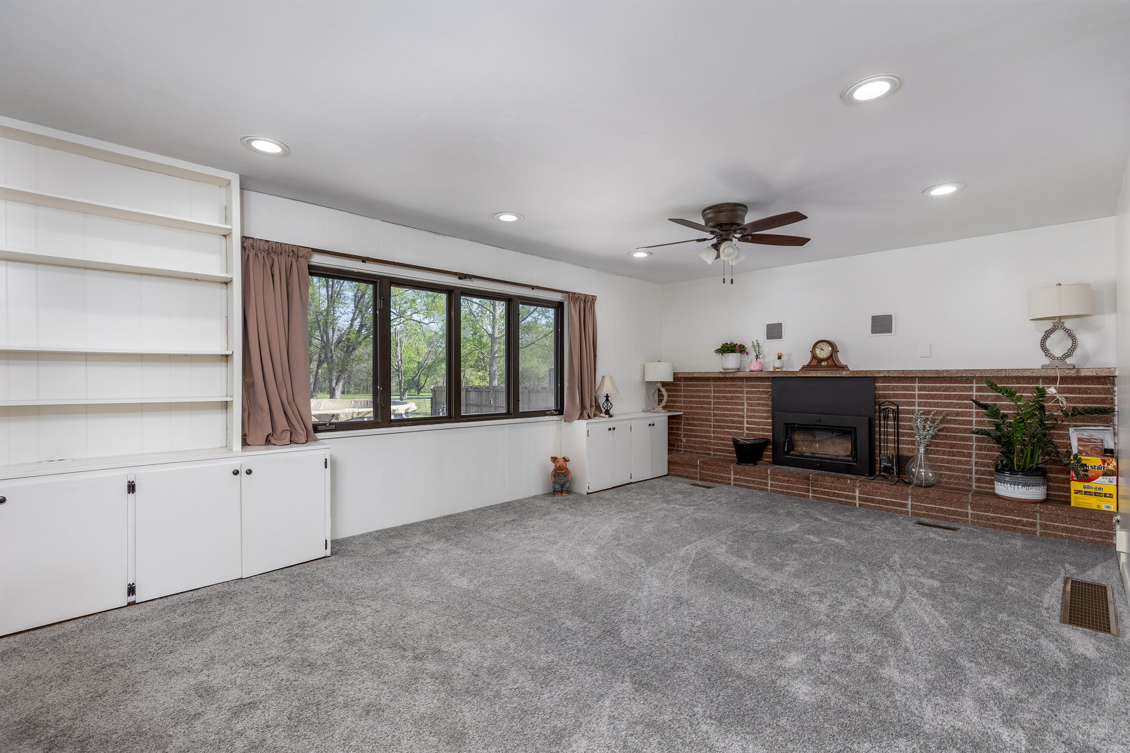 1519 E IL Route 18