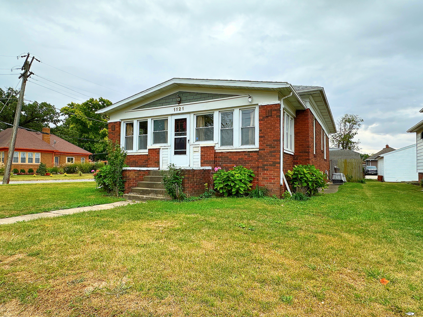 1121 E MAIN Street