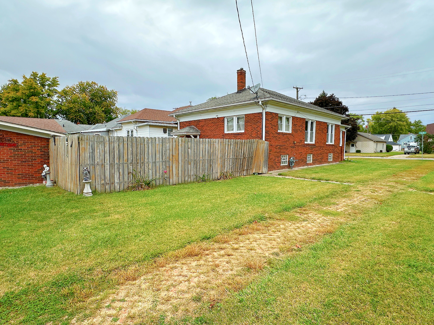 1121 E MAIN Street