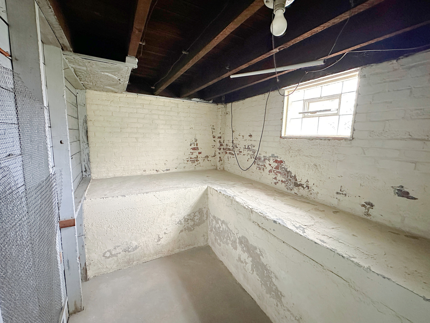 1121 E MAIN Street