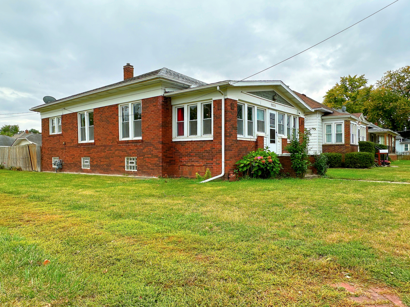 1121 E MAIN Street