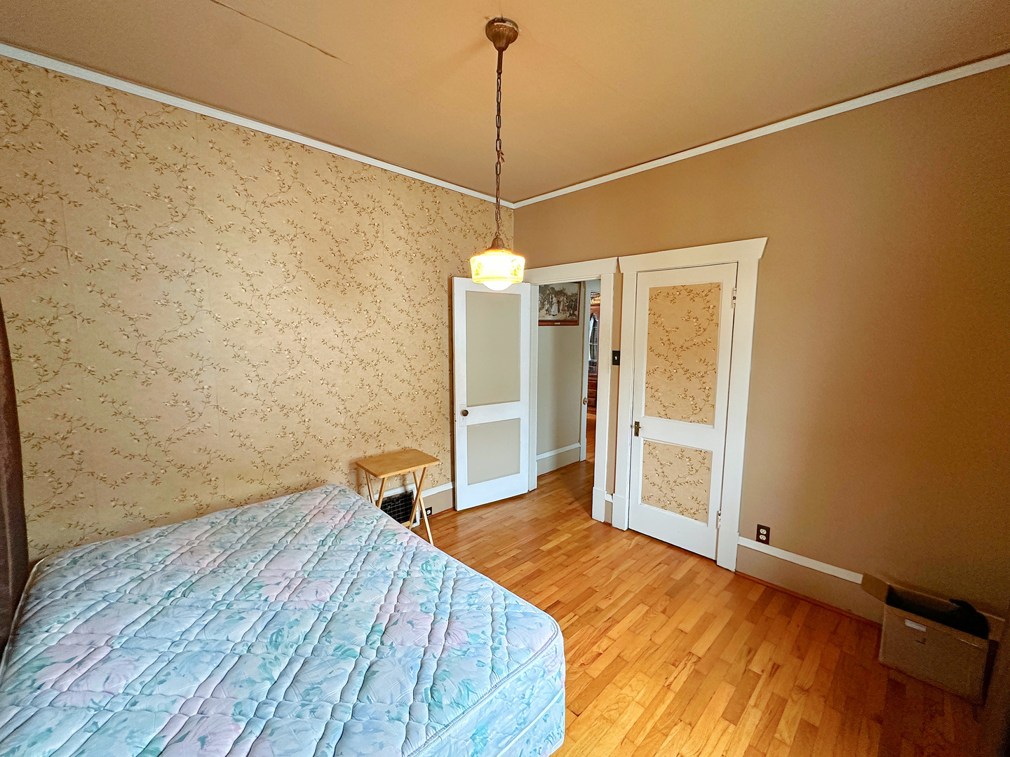 1121 E MAIN Street