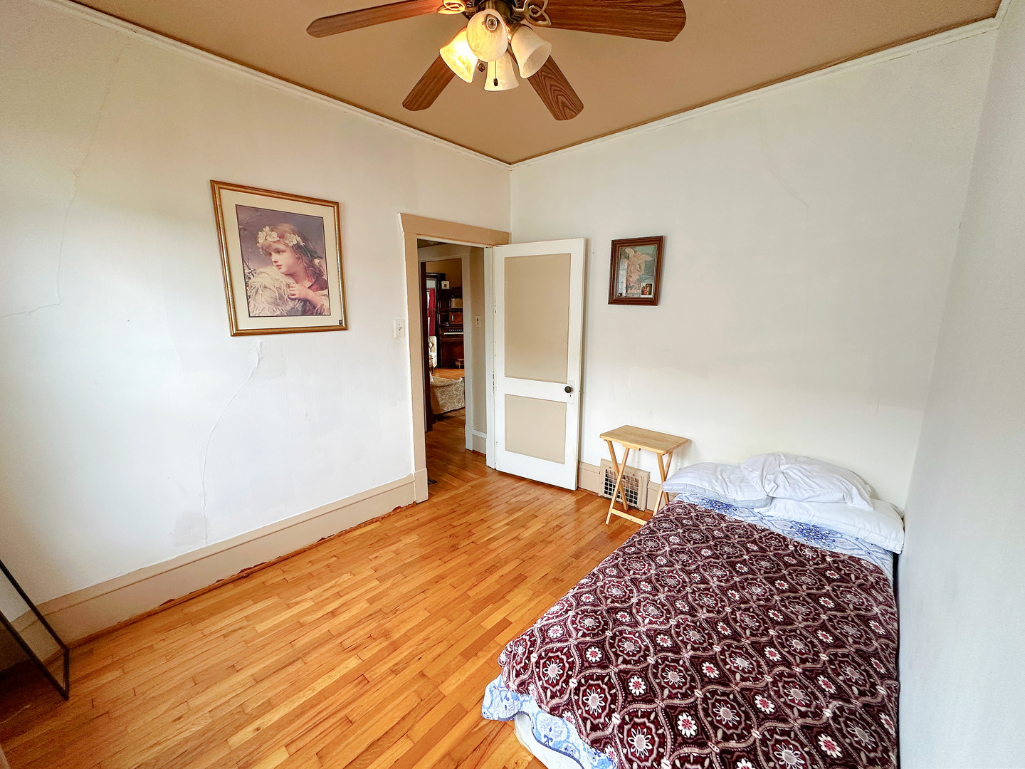 1121 E MAIN Street