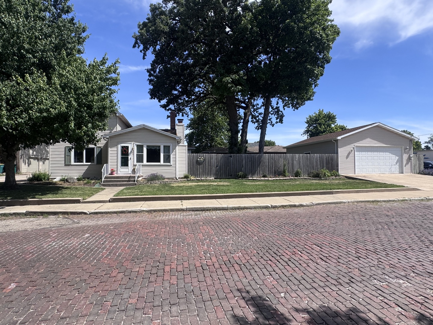 408 E Elm Street