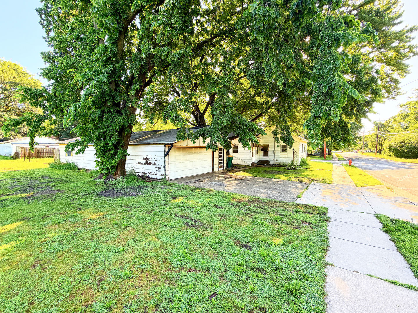 1402 N Sterling Street