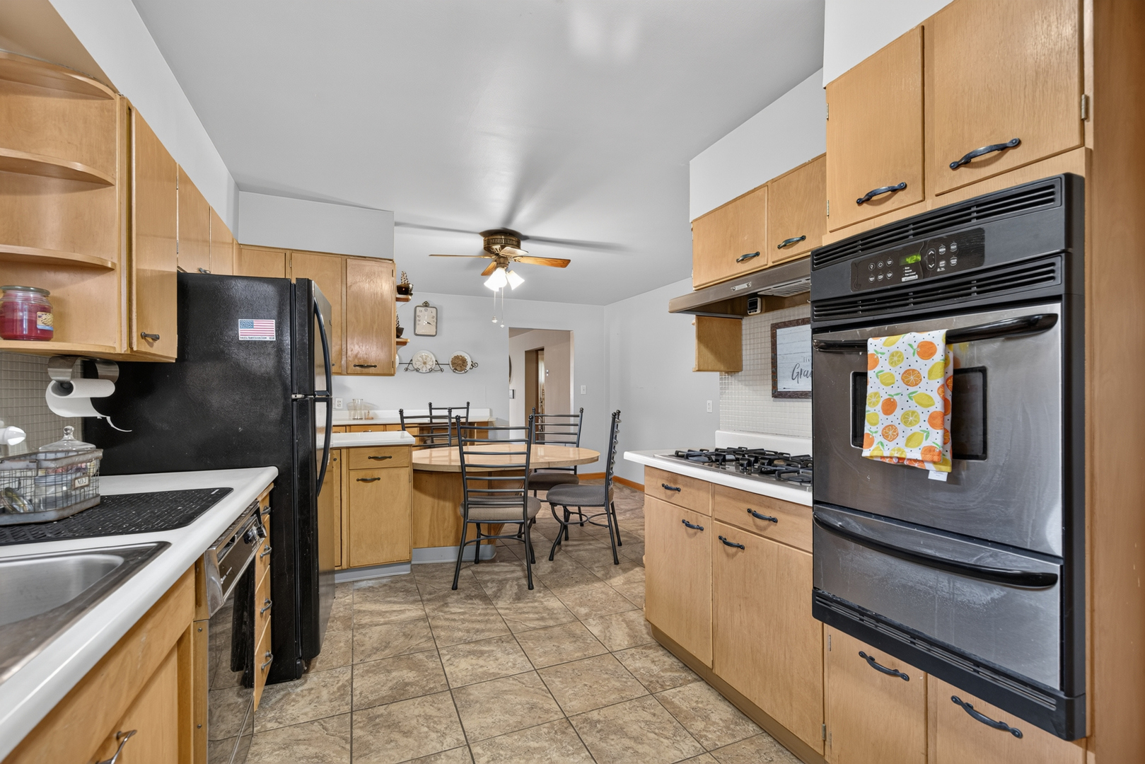 206 W LaRue Street