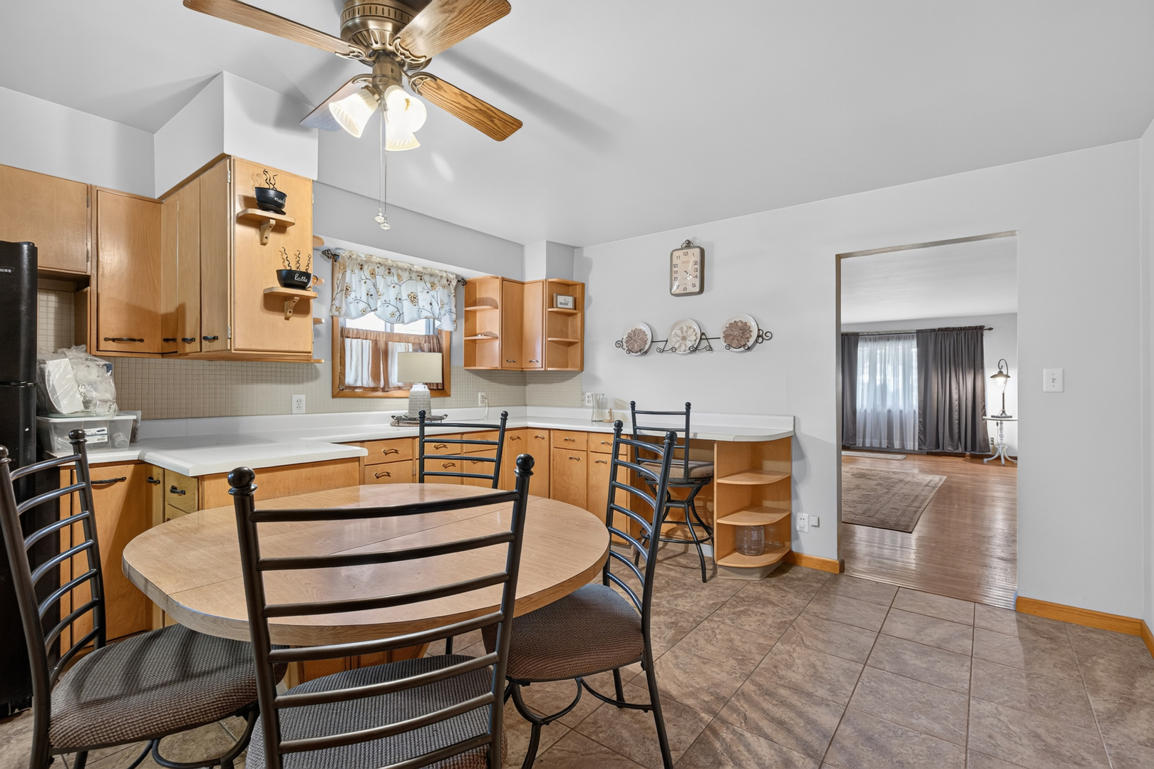 206 W LaRue Street