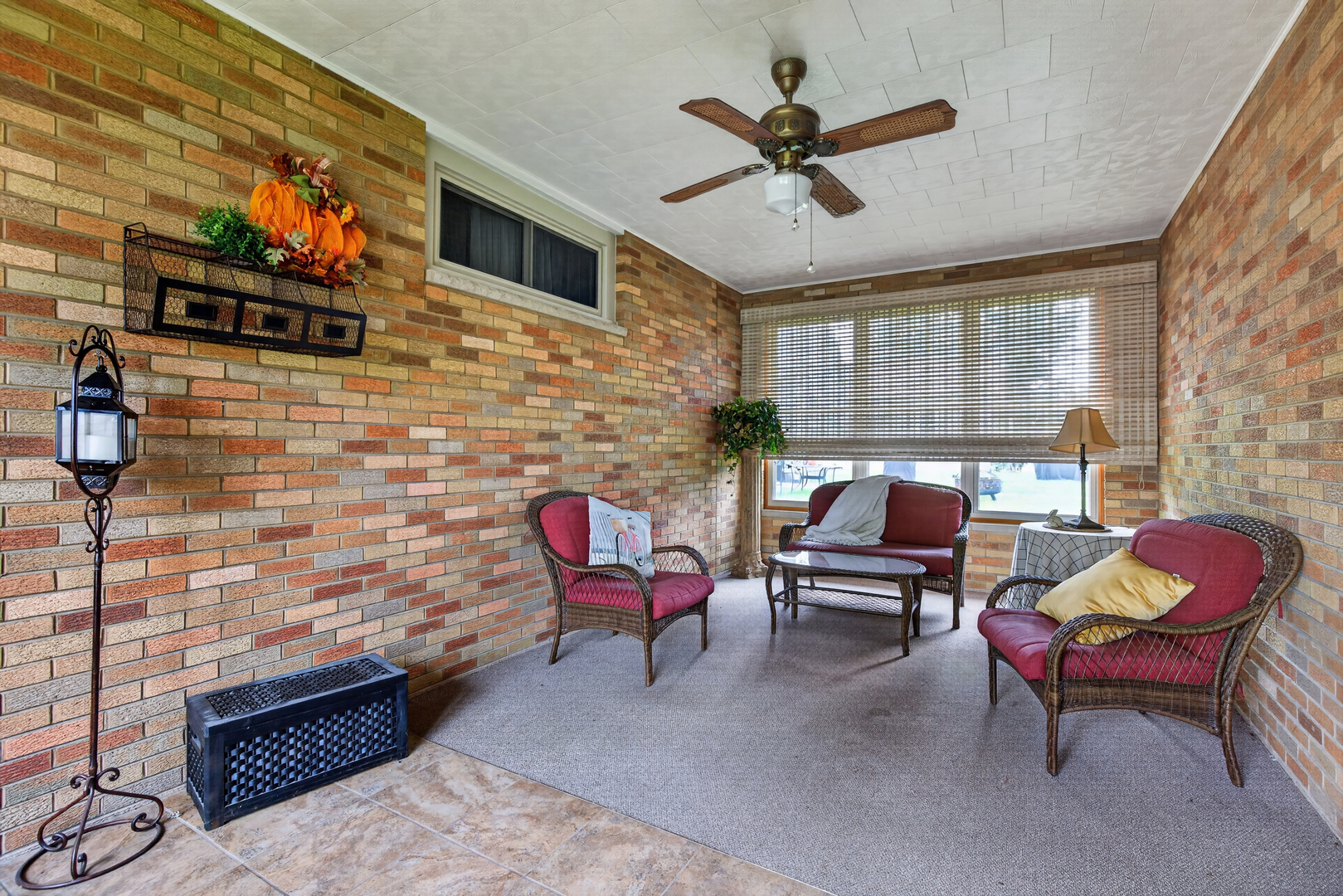 206 W LaRue Street