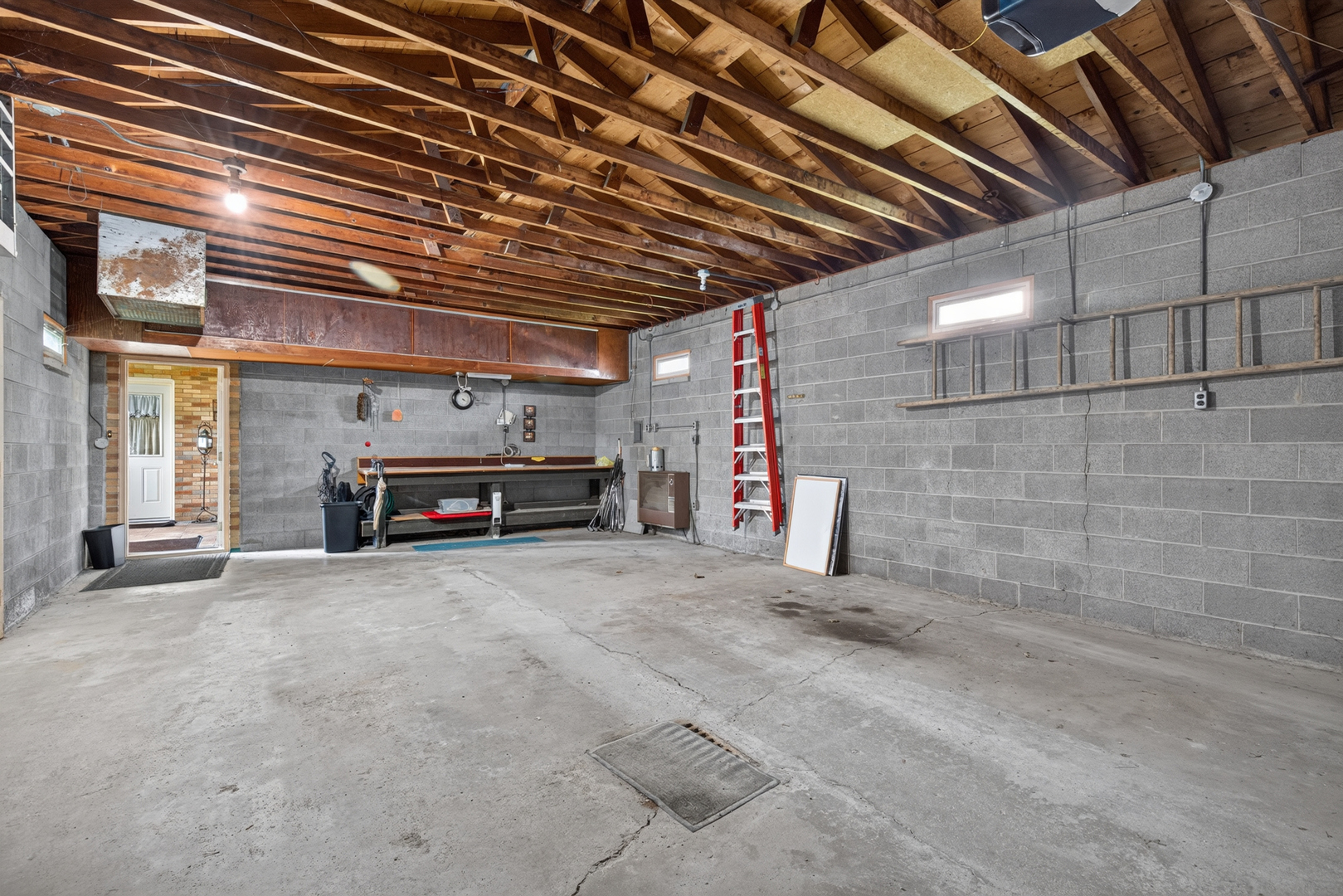 206 W LaRue Street