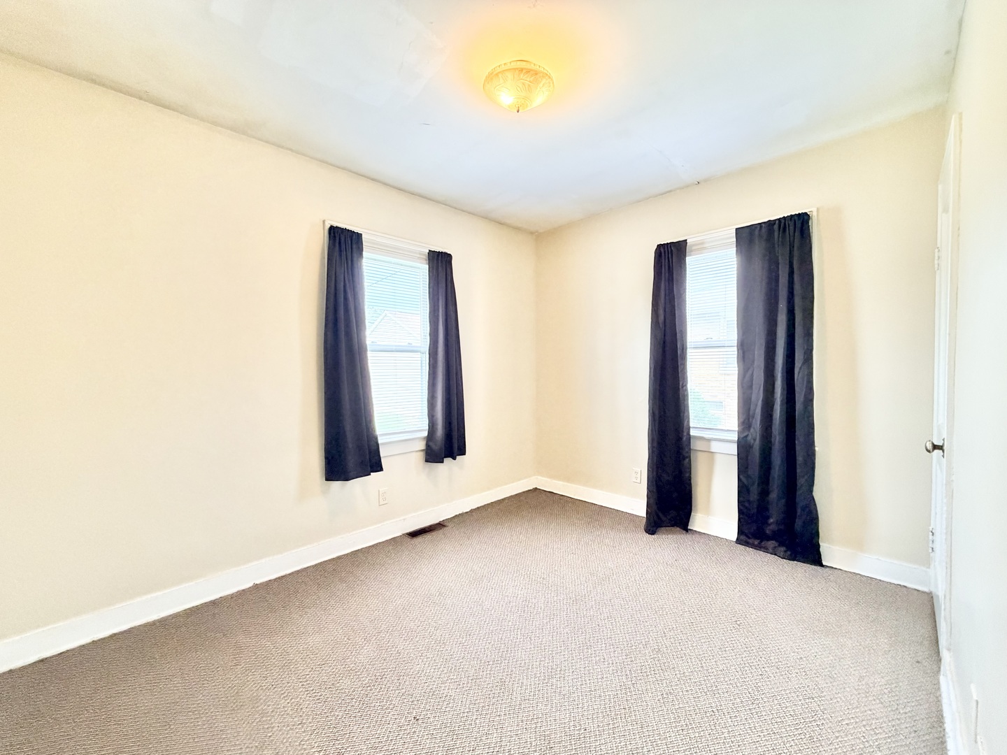 800 E 12th Street