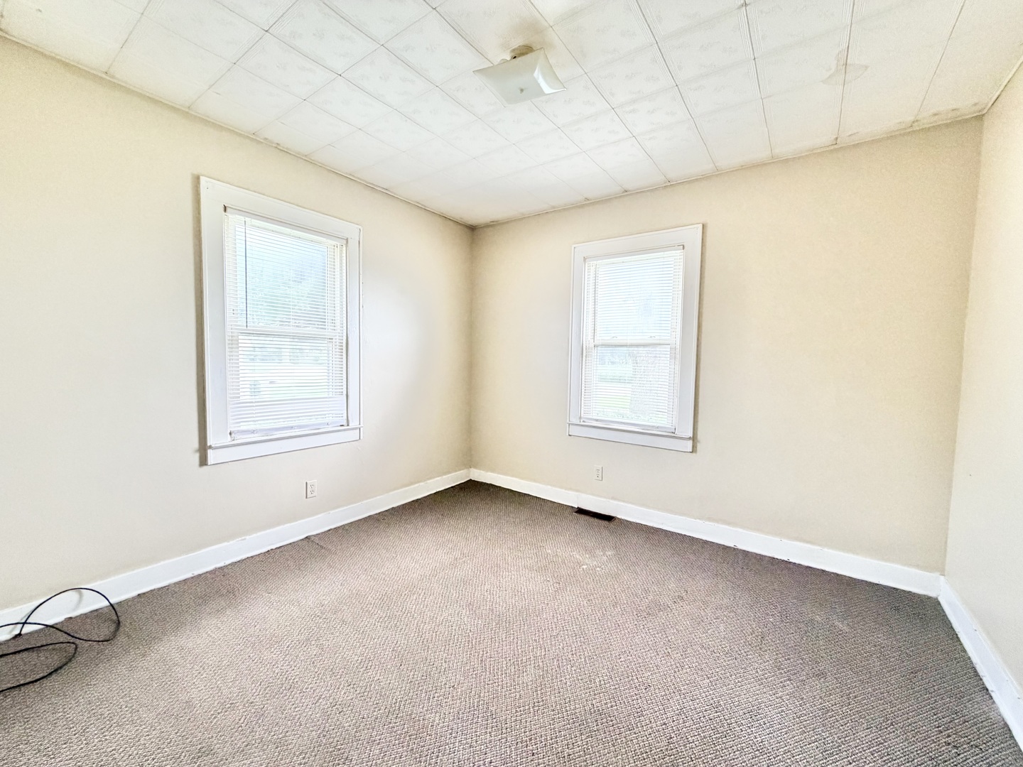 800 E 12th Street