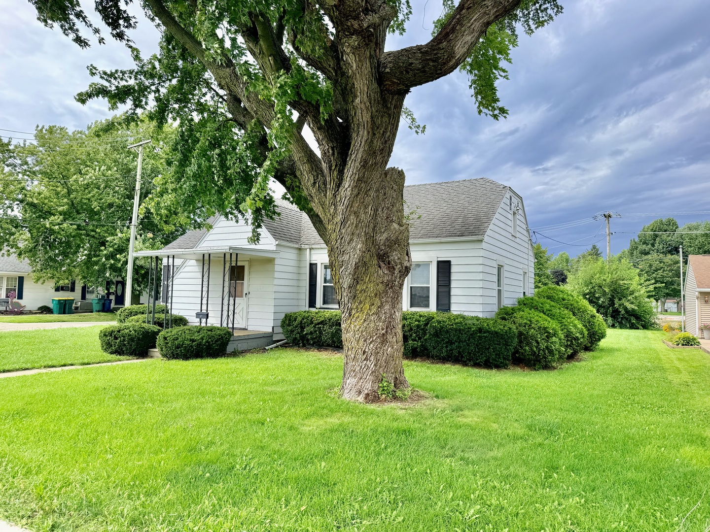 800 E 12th Street
