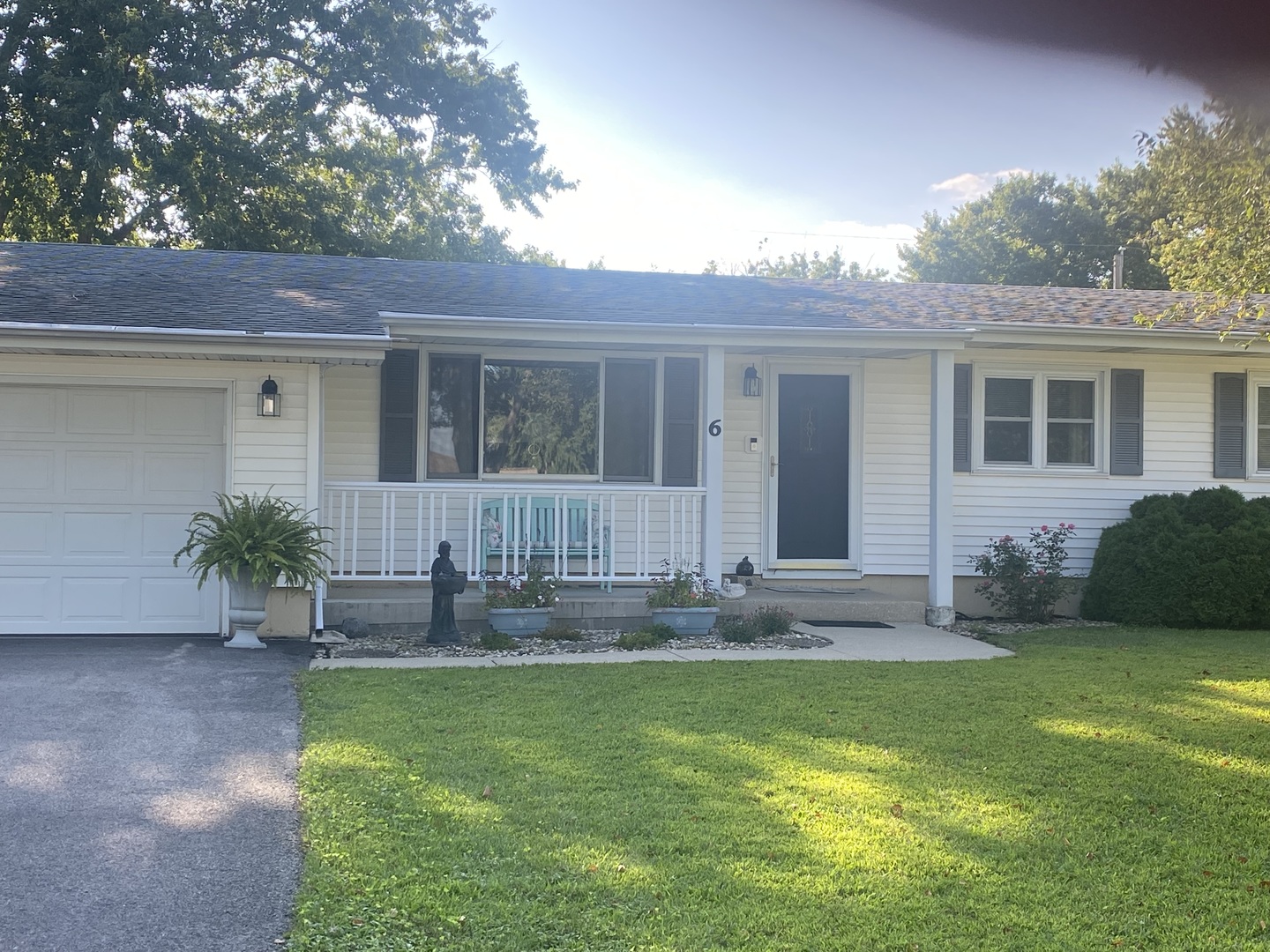 6 Helen Street
