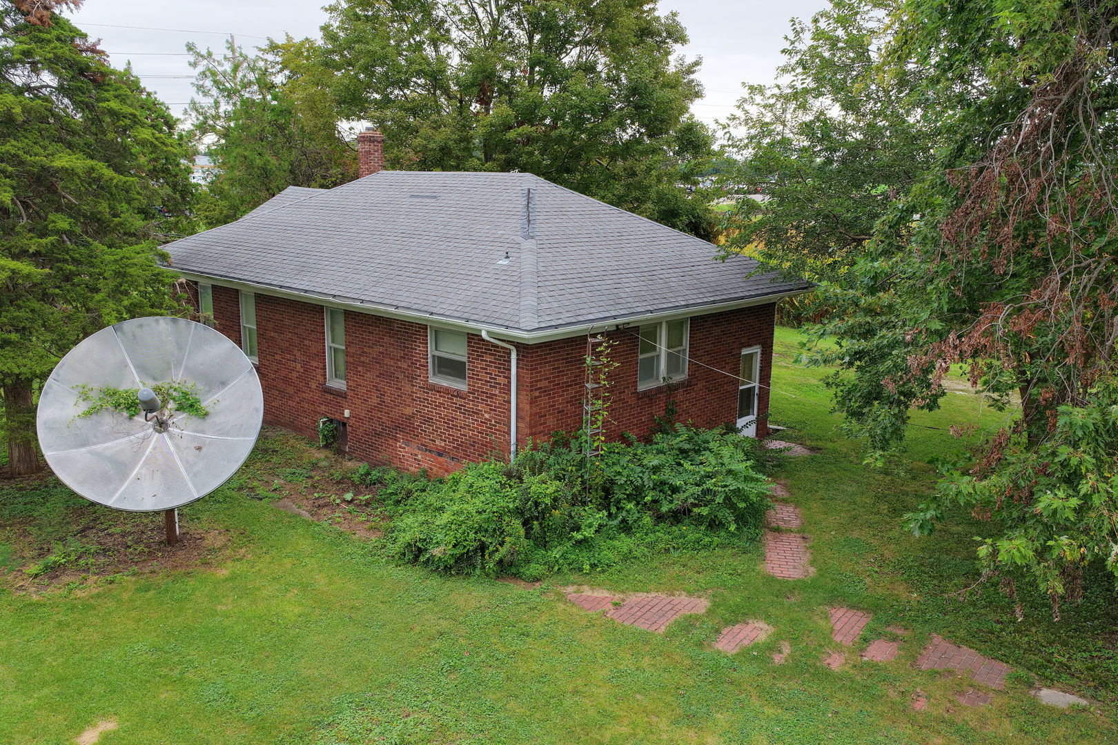 1003 E Livingston Road
