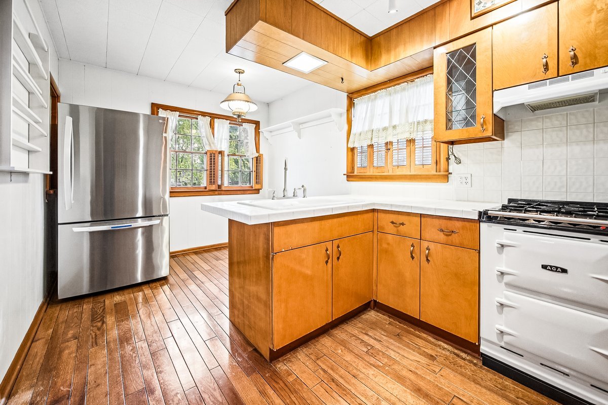 1106 Van Buren Street