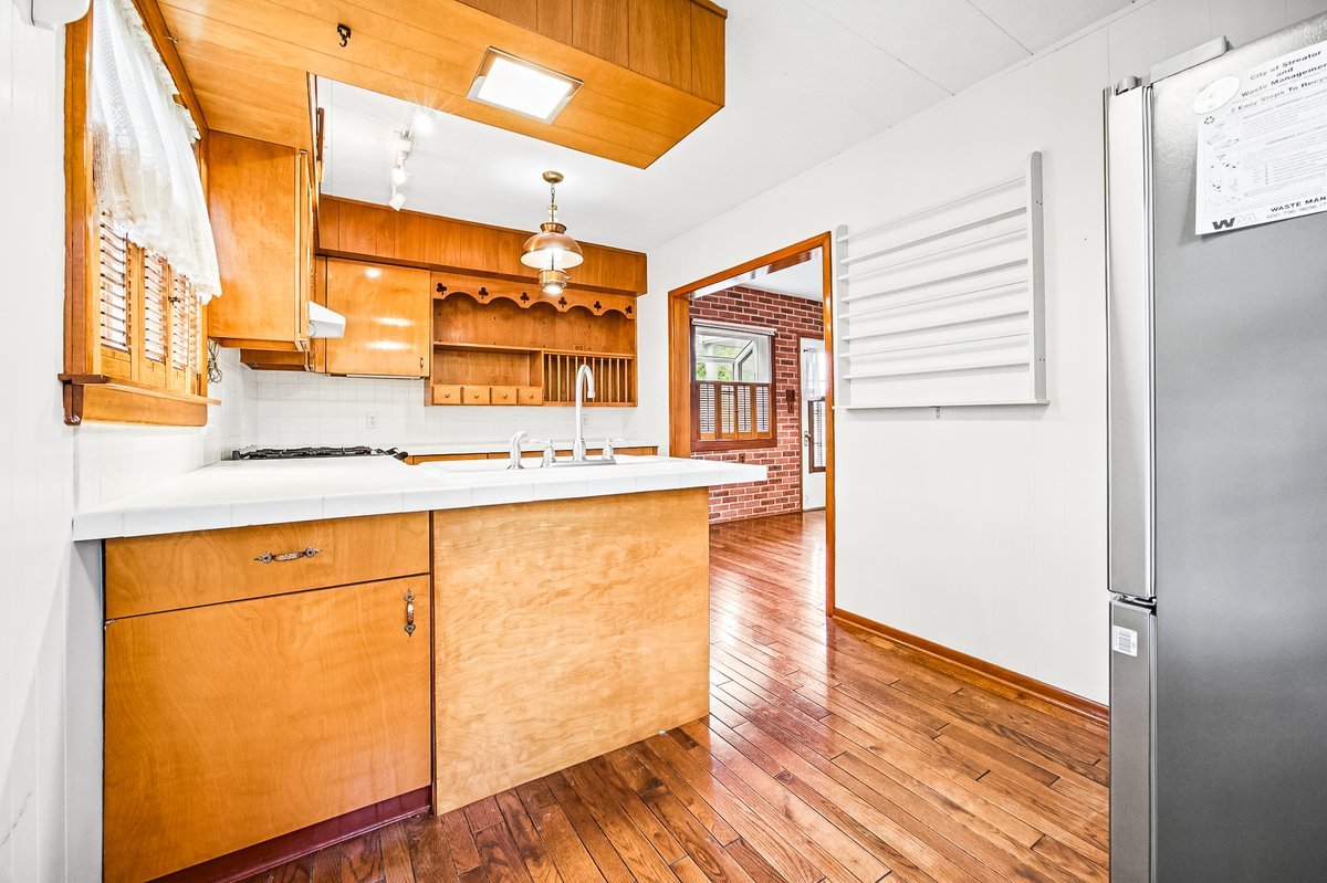 1106 Van Buren Street