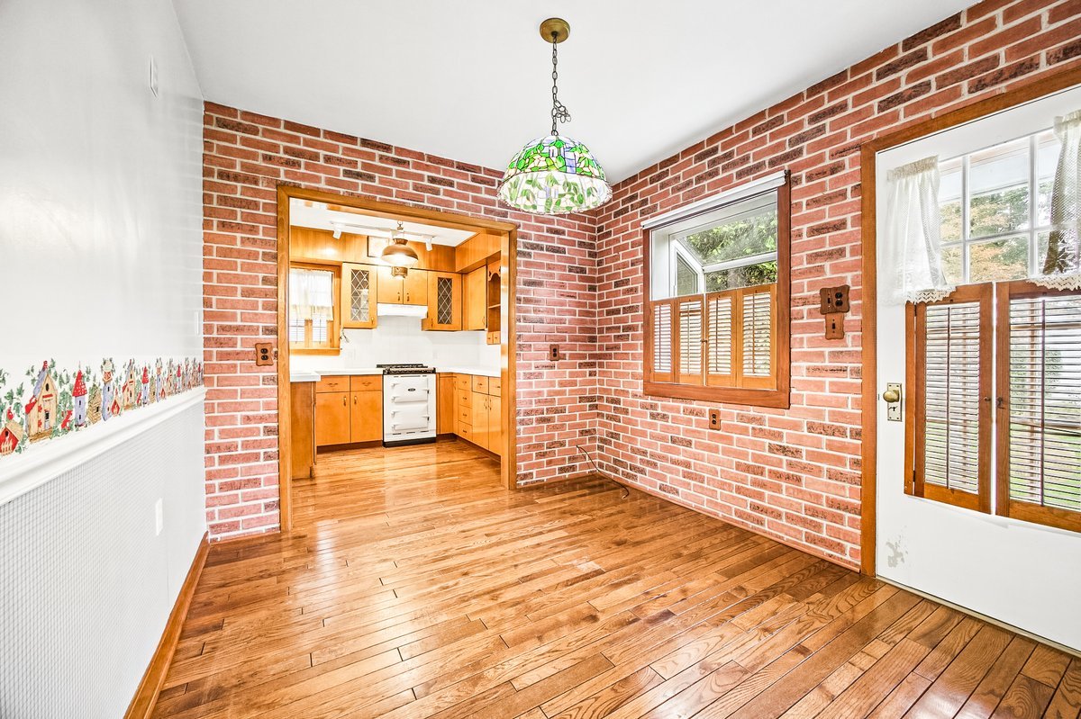1106 Van Buren Street