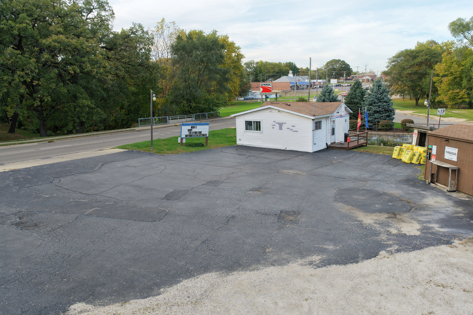 1215 N Bloomington Street