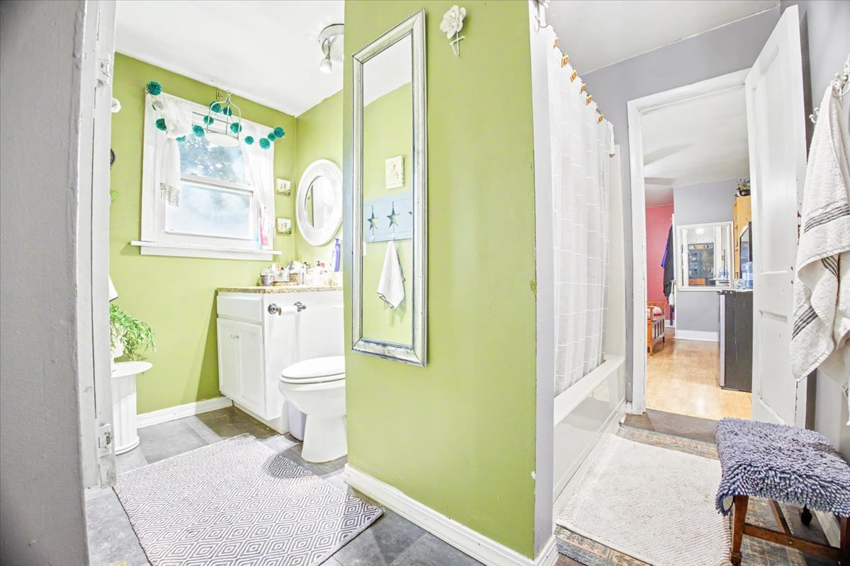 305 W Stanton Street