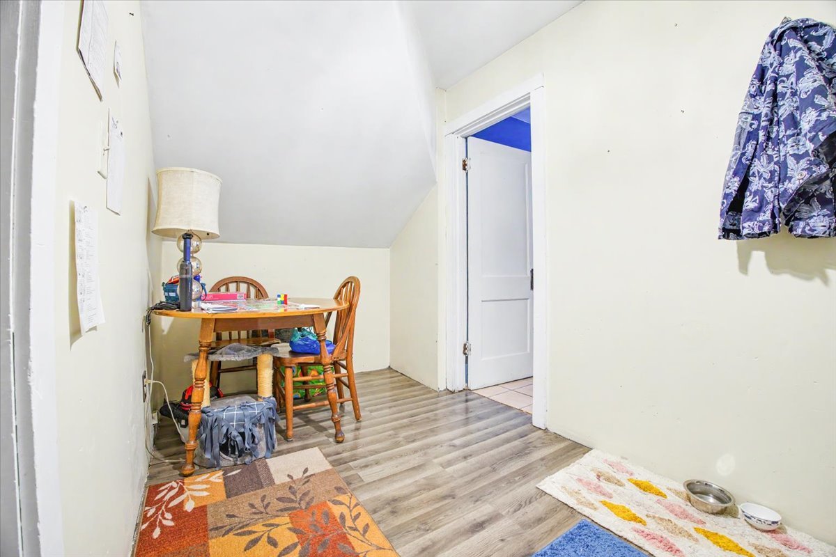 305 W Stanton Street