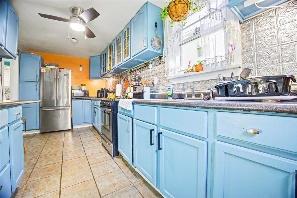 305 W Stanton Street