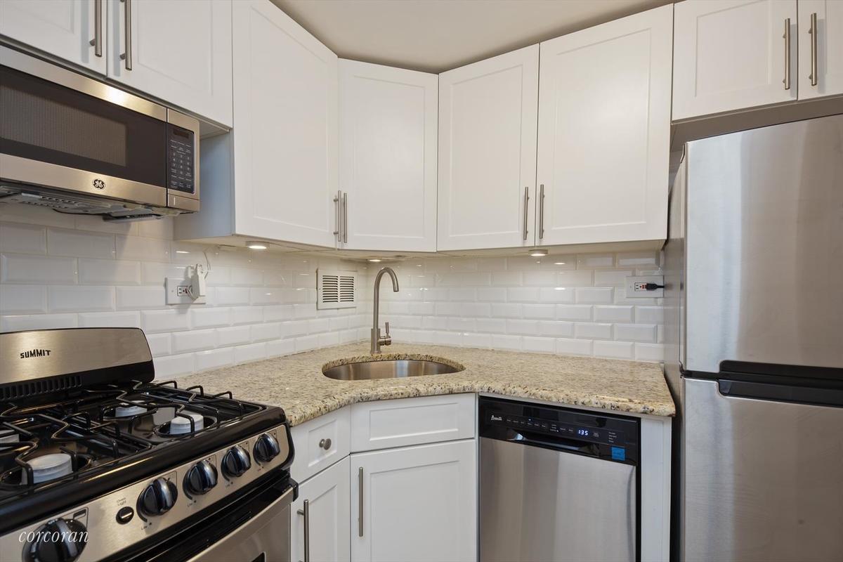 330 E 49th Street 6G