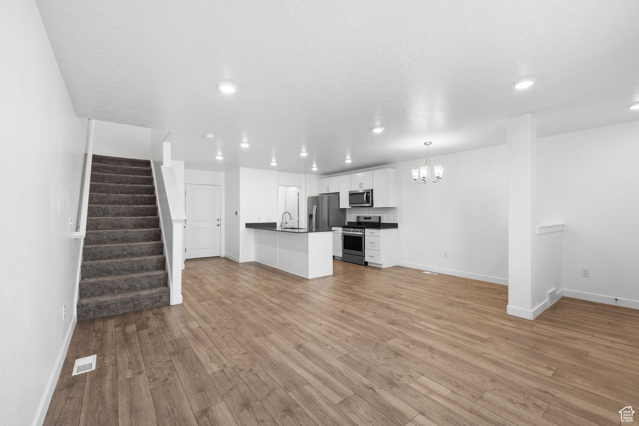 14 N LAUNCH CT