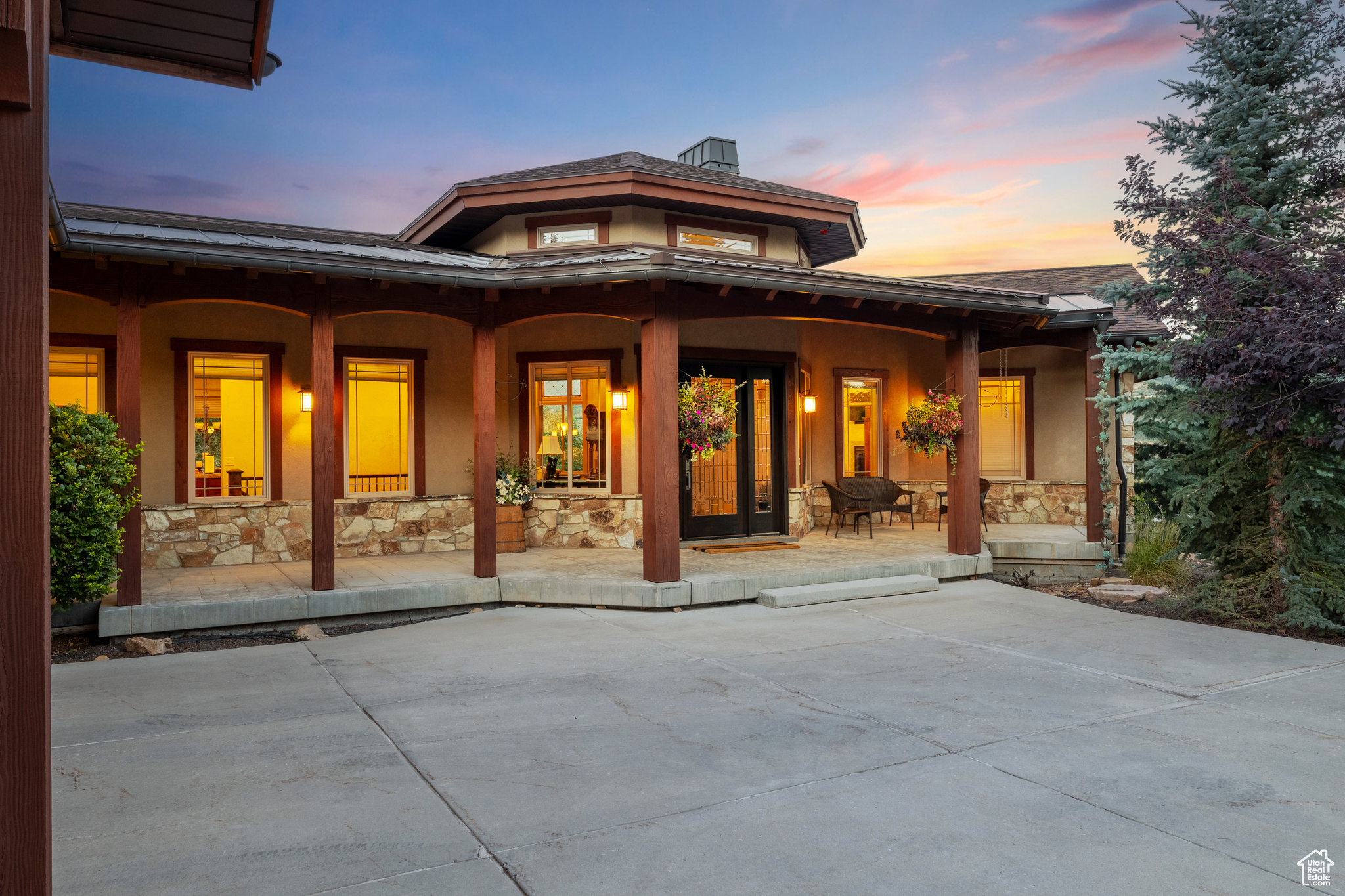 57 MEADOW DR