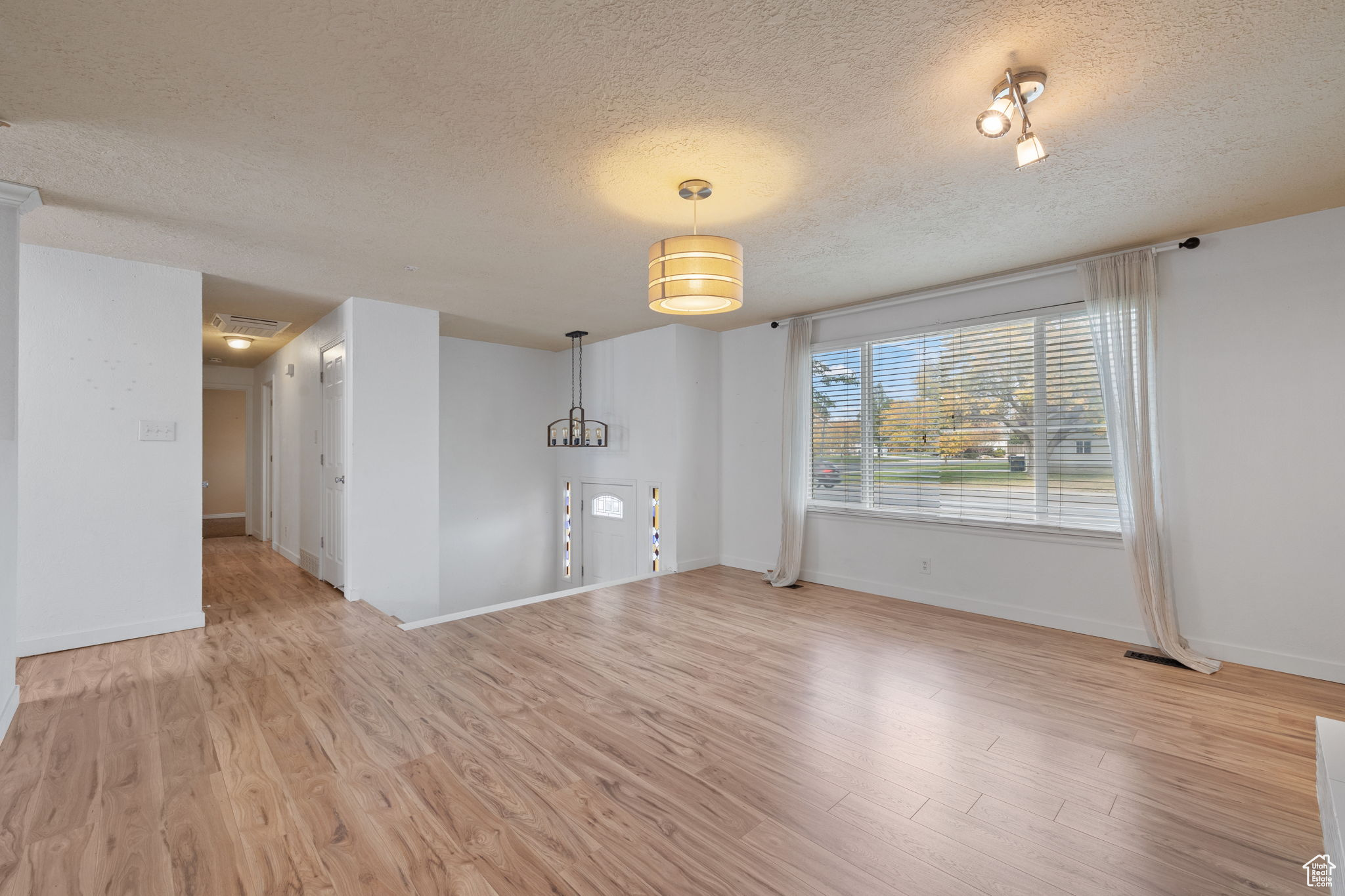109 W 1120 RD