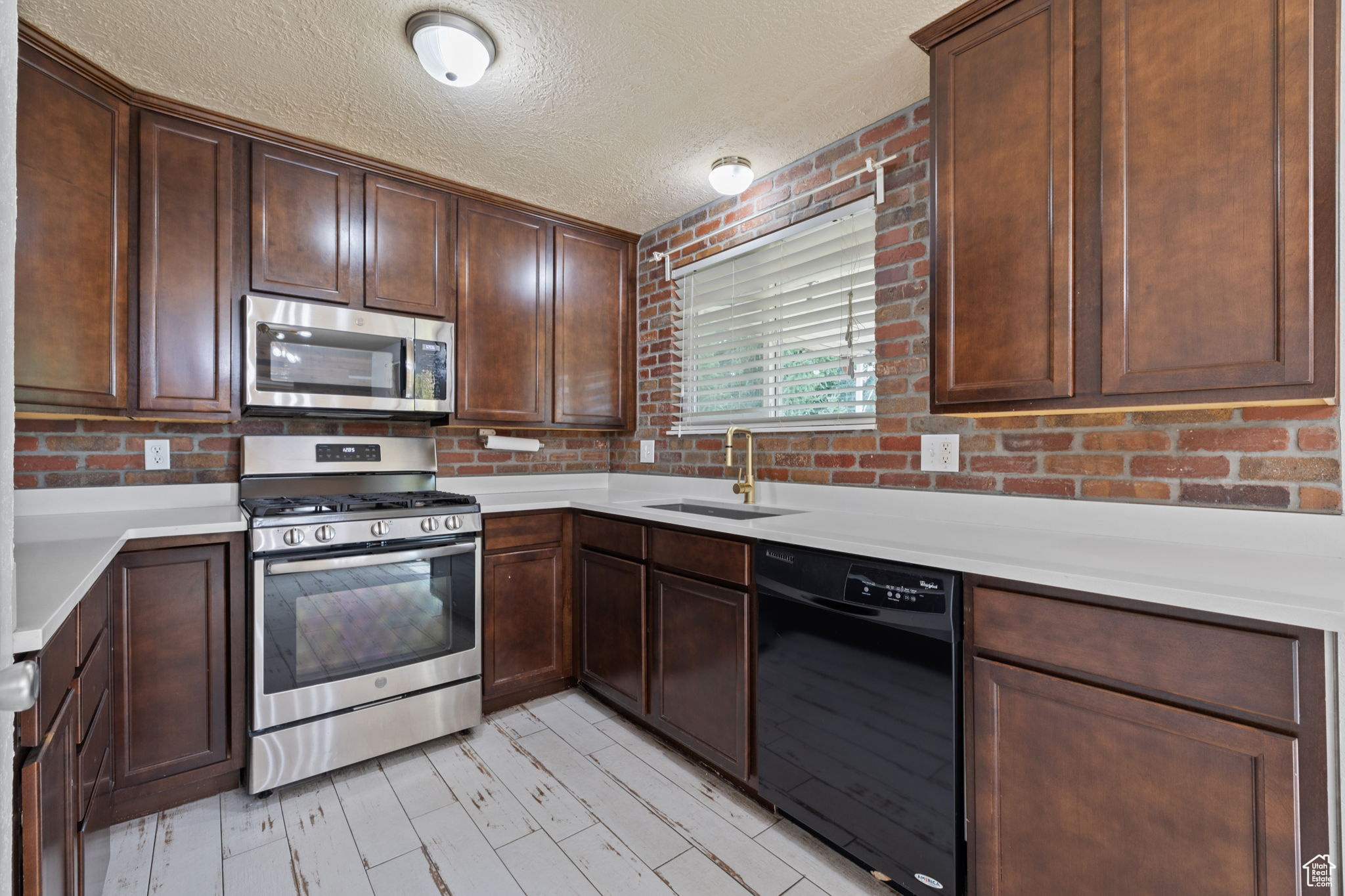 109 W 1120 RD