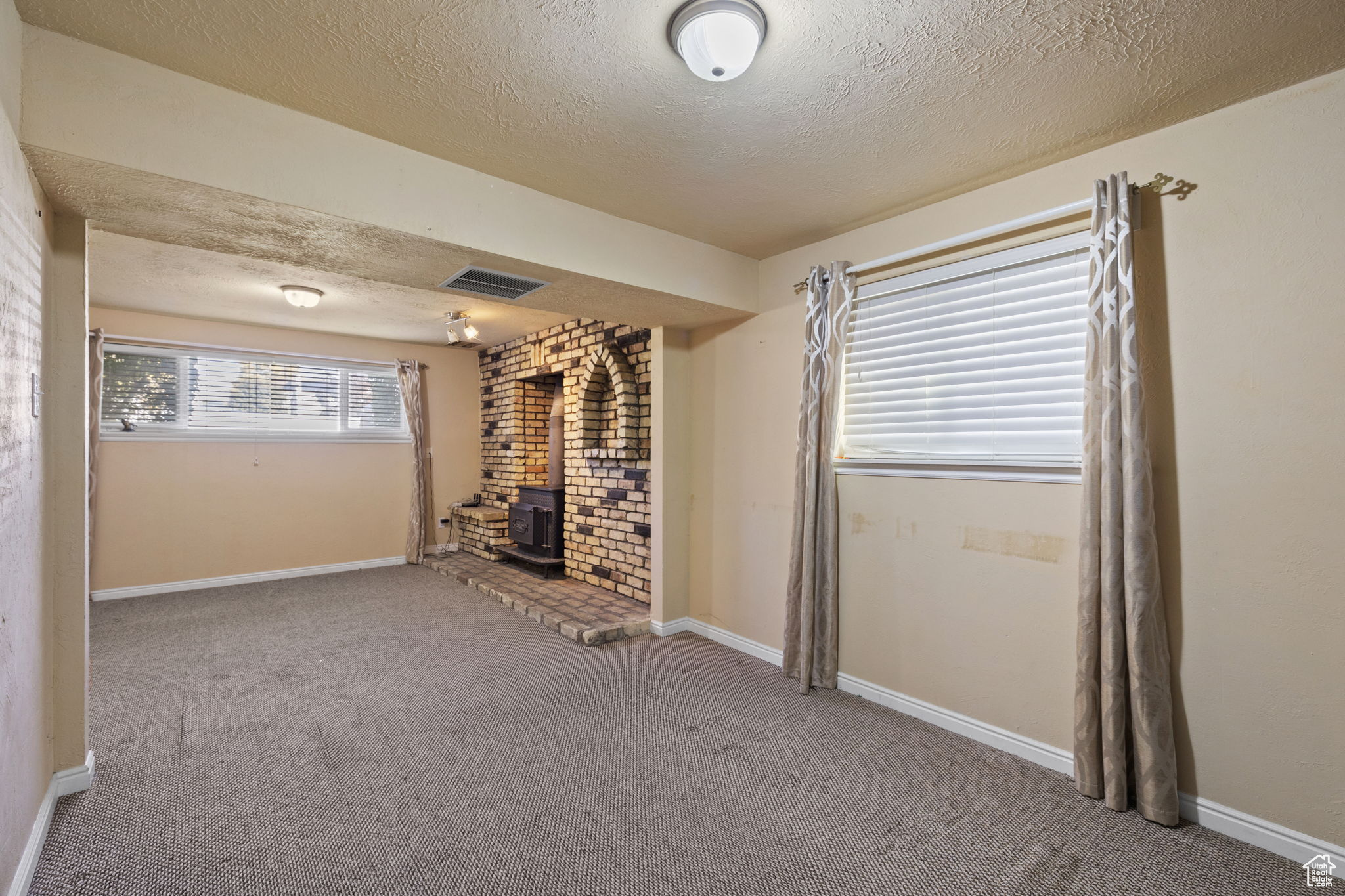 109 W 1120 RD