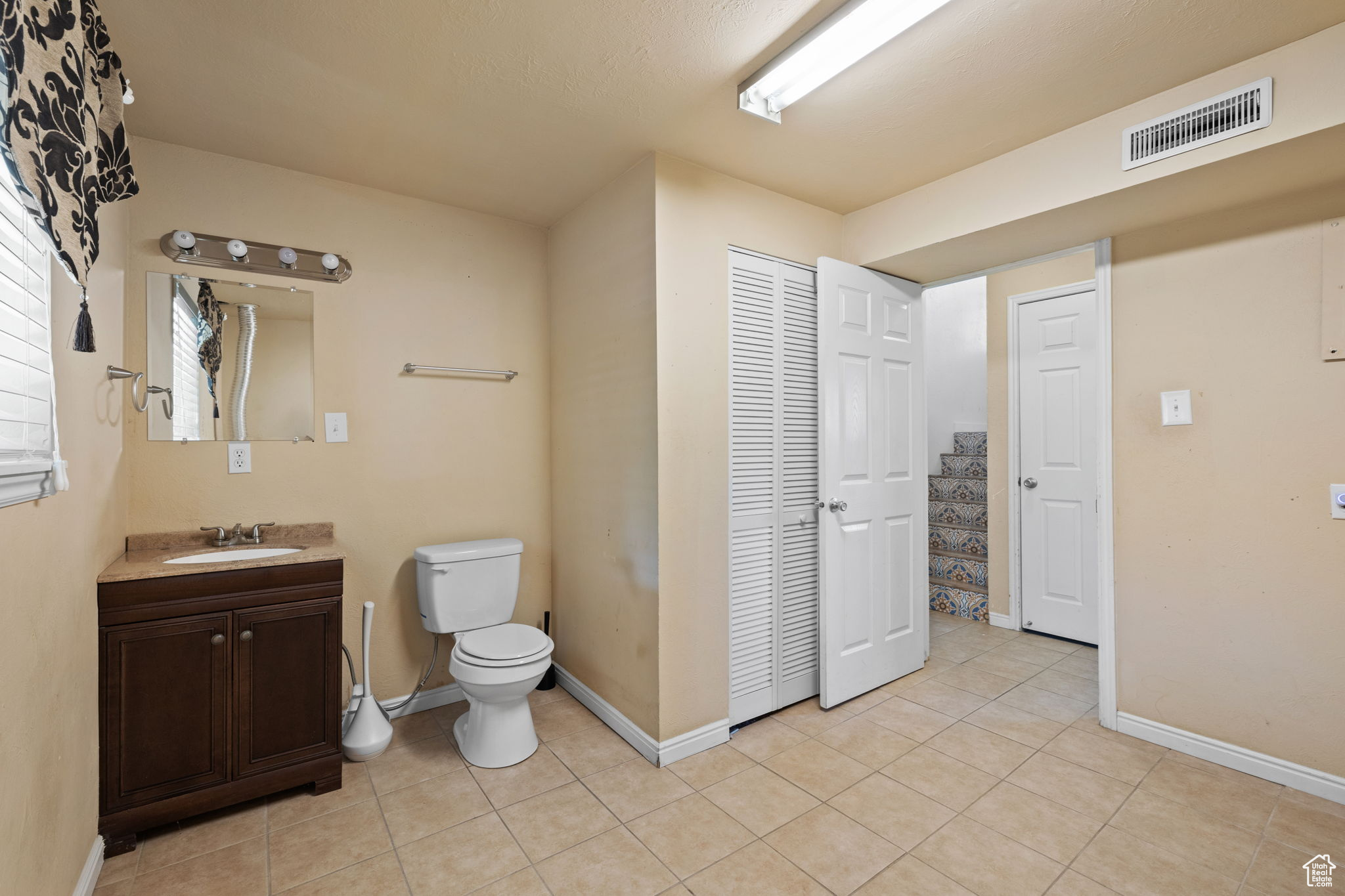 109 W 1120 RD
