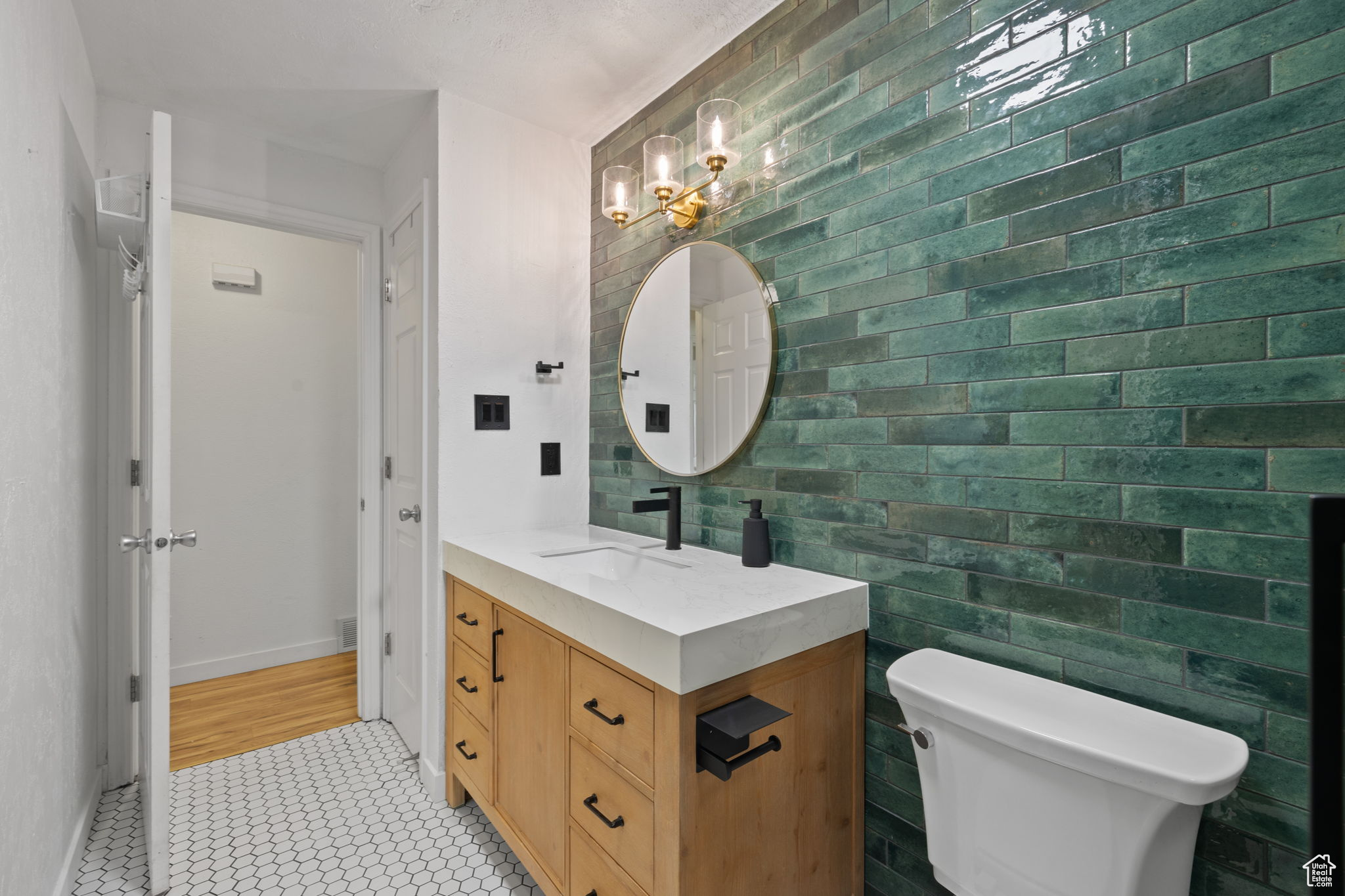 109 W 1120 RD