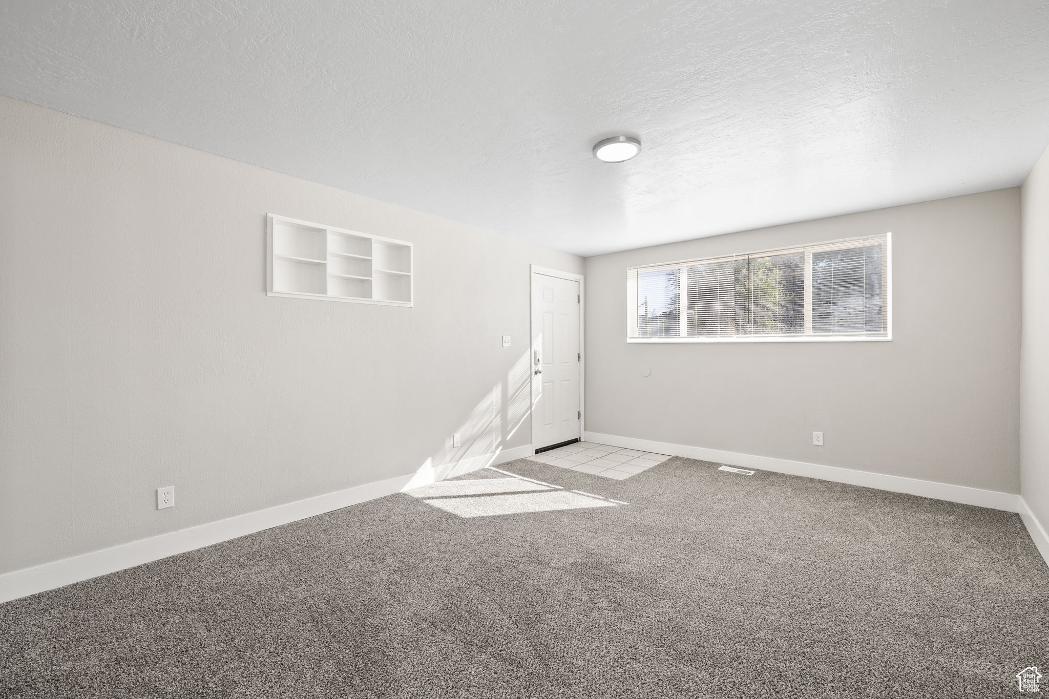 106 W ANGELO AVE