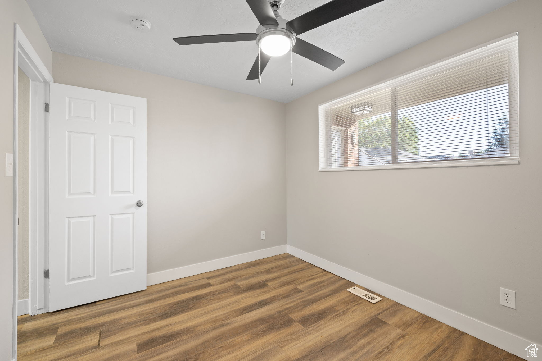 106 W ANGELO AVE