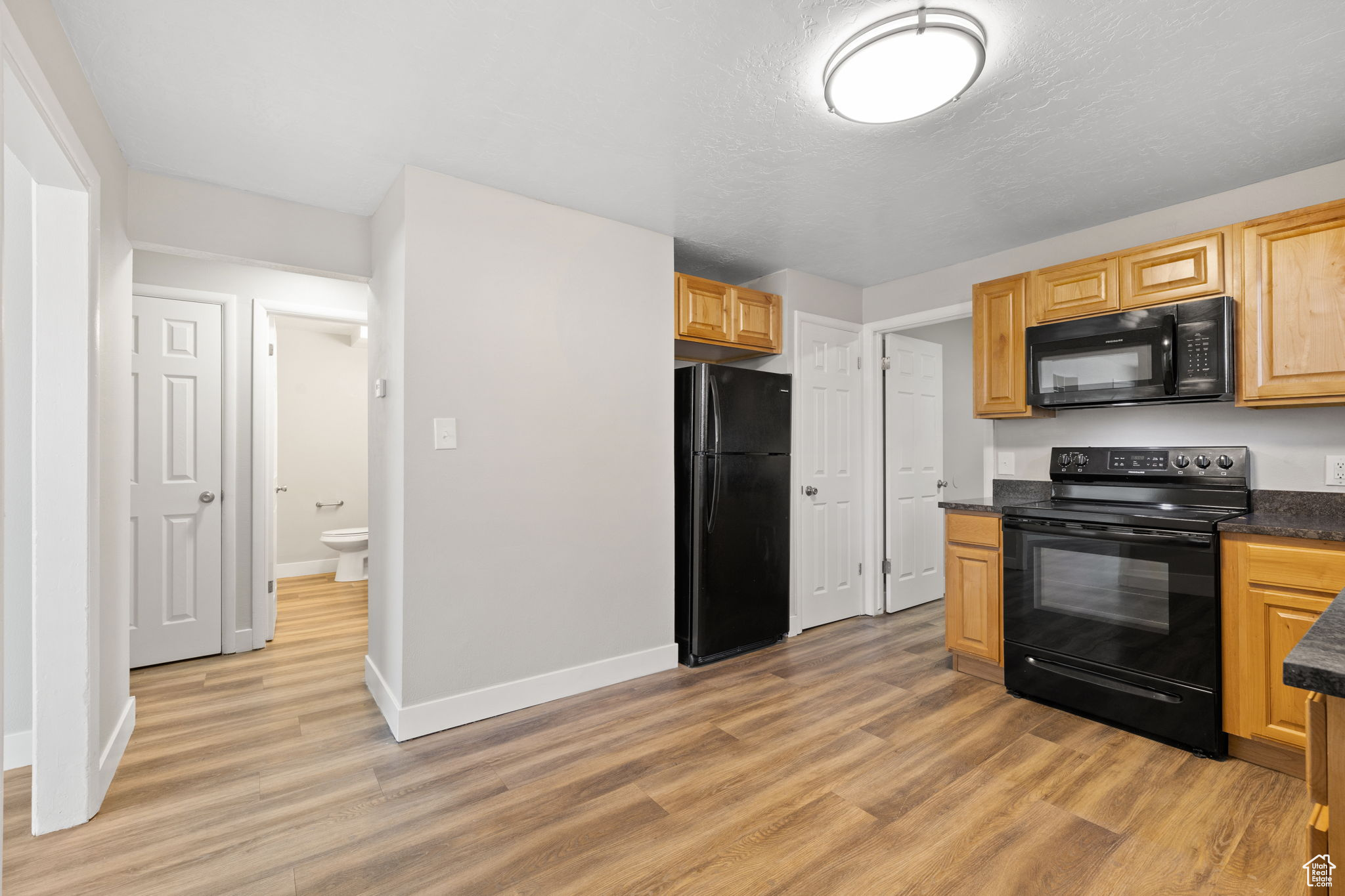 106 W ANGELO AVE